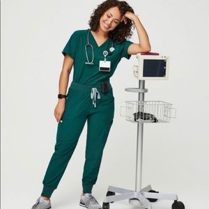 NWT FIGS FIONlite Maua Joggers in Amazon Green